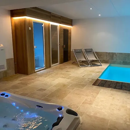 In With Forest, Cleaning Included Holiday home